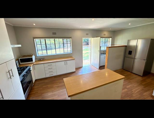 4 BEDROOM HOUSE FOR SALE IN BRACKENHURST